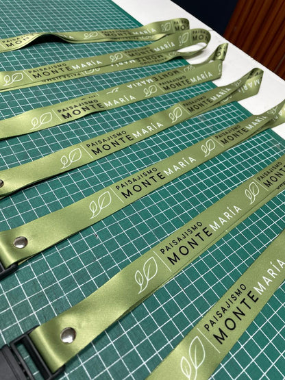 Credenciales Corporativos + Landyard TIPTOP Personalizado (Pack 10und)