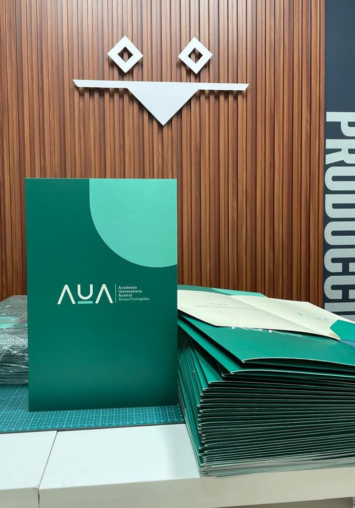 CARPETAS CORPORATIVA PREMIUM OFICIO 23x35cm (Pack 500und)