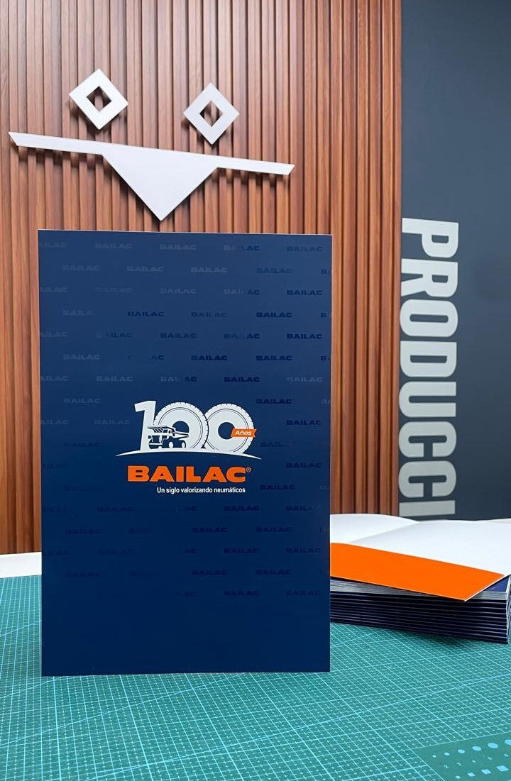 CARPETAS CORPORATIVA PREMIUM OFICIO 23x35cm (Pack 500und)